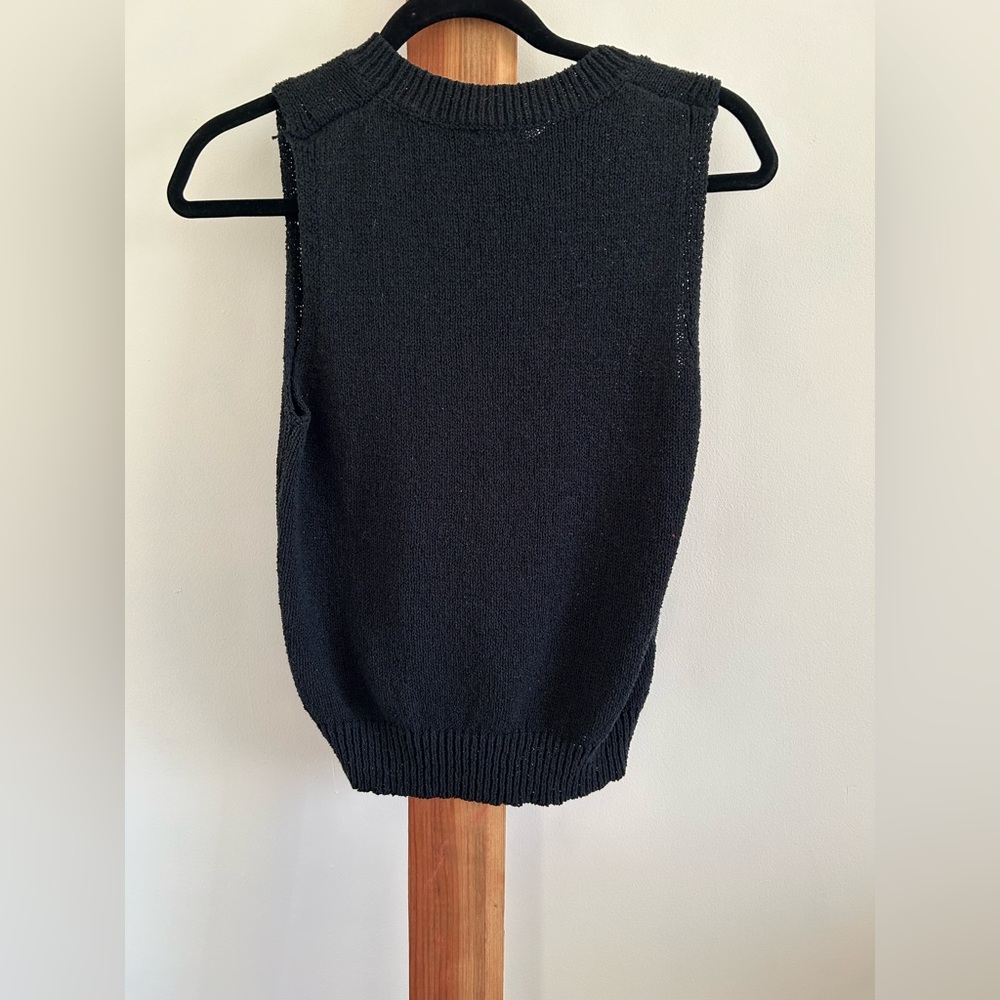 Elegant Black Sleeveless Sweater for Women - Picture 3 of 3
